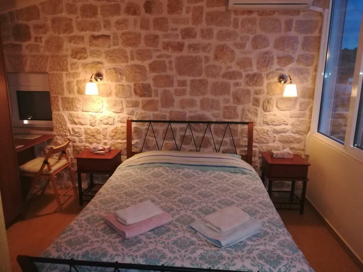 Stone House In Olive Grove Villa Tolón Buitenkant foto